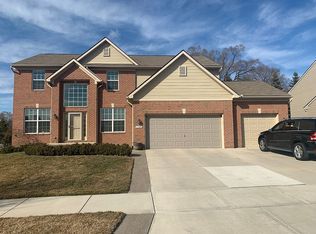 1590 Newstead Ln, Rochester Hills, MI 48309
