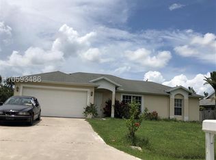 541 SW Fairway Ave, Port Saint Lucie, FL 34983