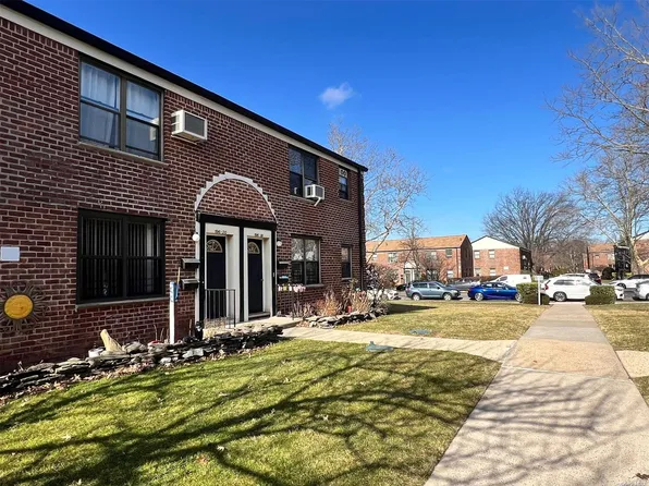 196-20 69th Avenue 1st Fl, Fresh Meadows, NY 11365