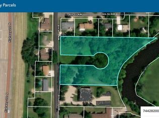 724 8th Ave NW, Jamestown, ND 58401