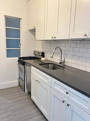 Rented by Paley Management | media 19