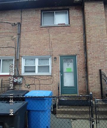 2nd image of 1134 E 81st St Unit F