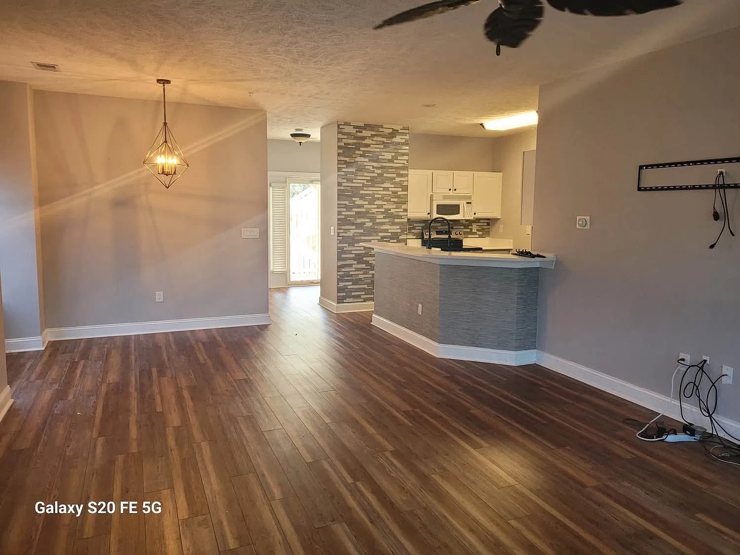 3 bed, 1263 sqft, $1,900 — Photo 3