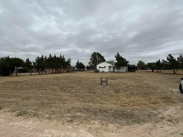 509 Yucca Dr, Fritch, TX 79036