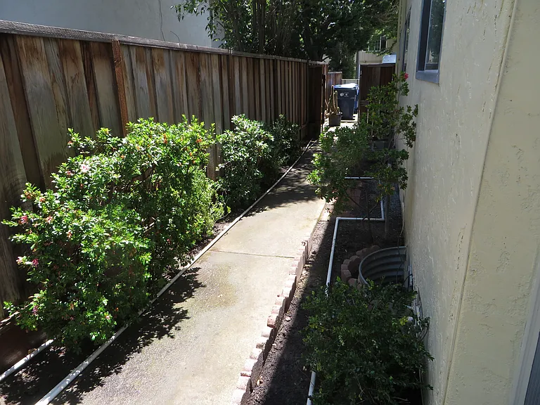 433 Vasquez Ct #4 — Photo 7
