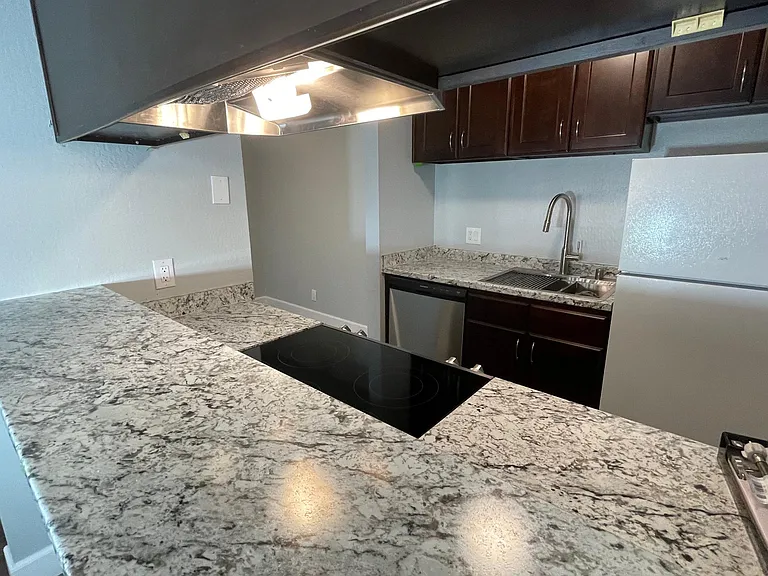 1000 Beck St #273 — Photo 15