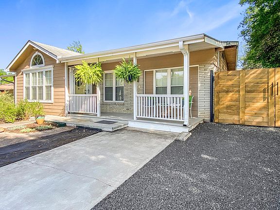 2nd image of 126 Shadow Hill Dr