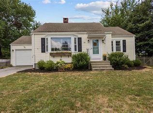 65 Circuit Dr, Riverside, RI 02915