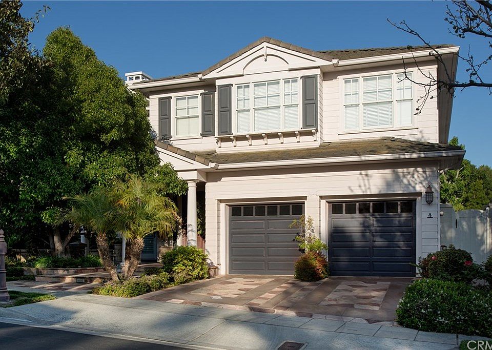 2nd image of 4 Turnberry Dr