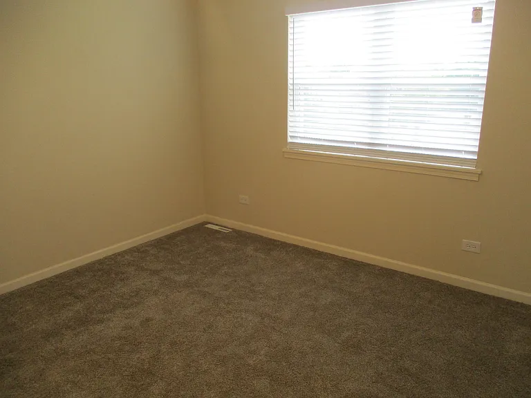 1161 Foxglove Ln — Photo 33