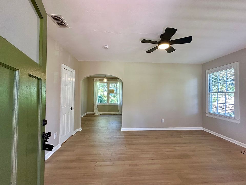 1st image of 2769 Myra St