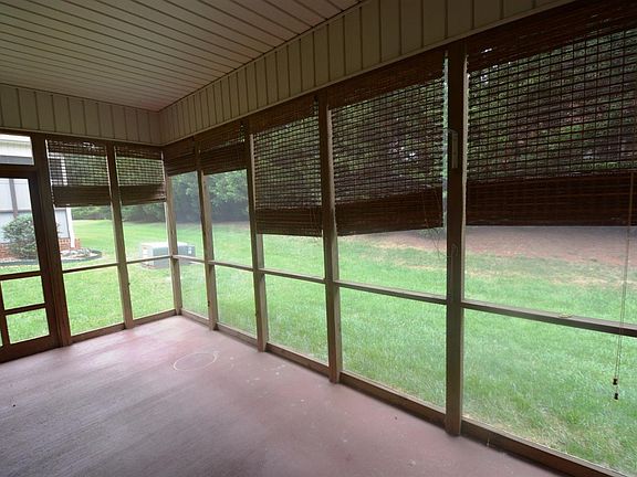 5th image of 1341 Valley Vista Ln