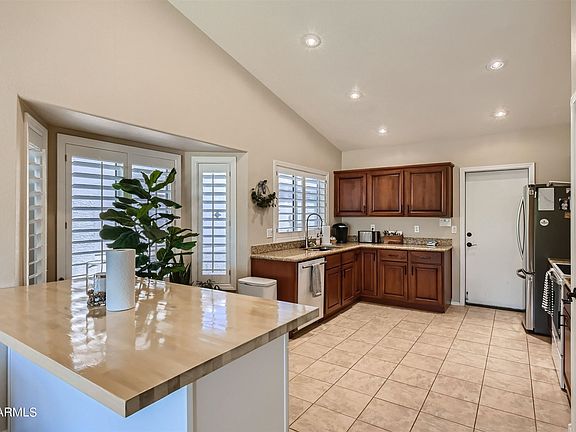 5th image of 20640 N 61st Ave