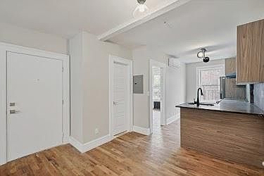 5th image of 125 S William St Floor 2