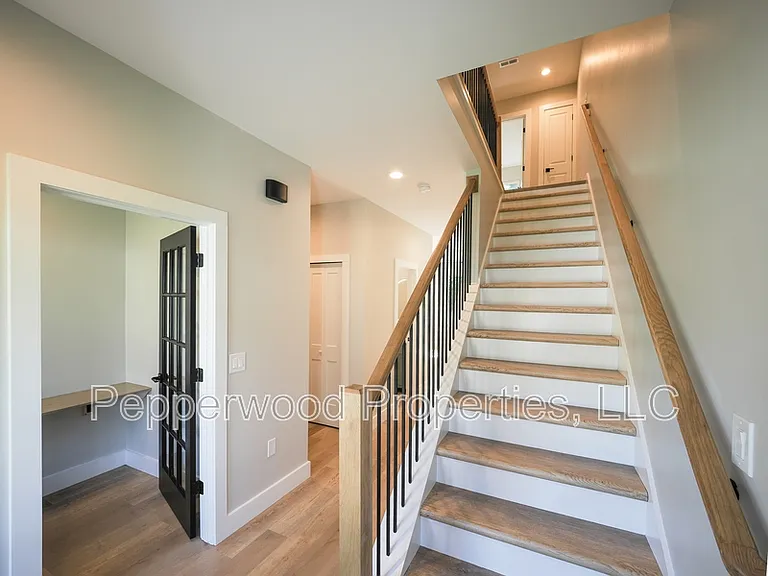 933 Ansel St — Photo 16