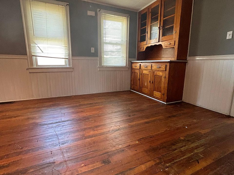 1st image of 3645 Lake Ave
