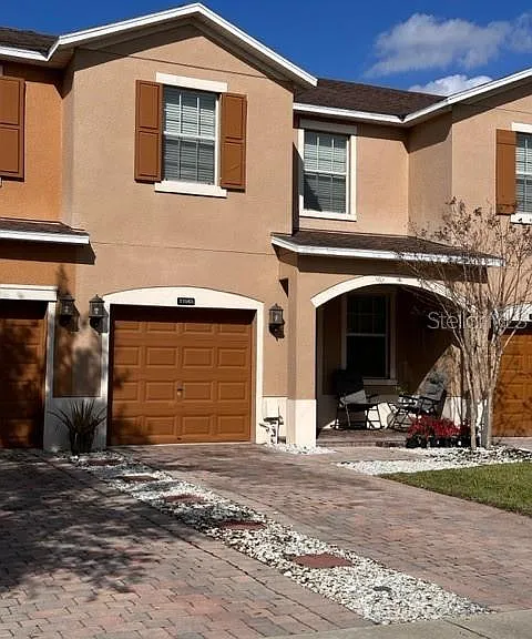 11048 Savannah Landing Cir — Photo 1