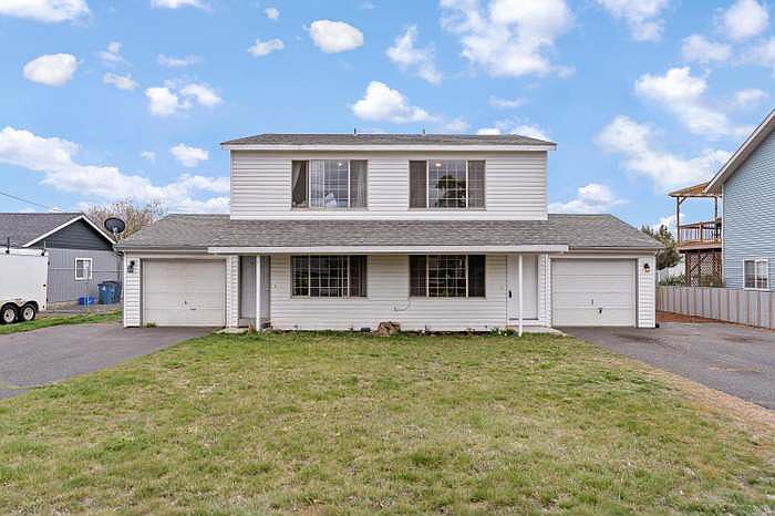 1st image of 3138 SW Glacier Ave