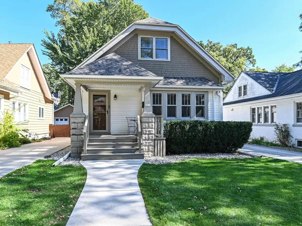 2012 Pleasant STREET, Wauwatosa, WI 53213
