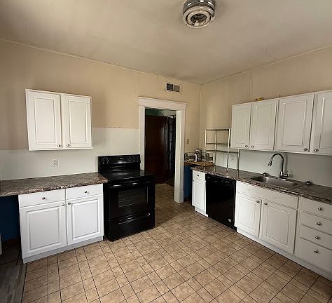 2nd image of 2501 2nd Ave
