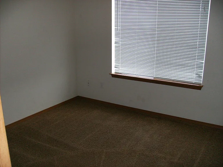 1236 W Malaga Ave — Photo 9