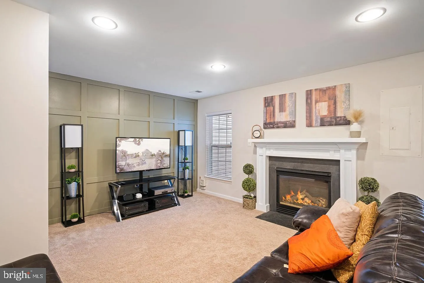 3 bed, 2.5 bath, 1978 sqft, $3,000 — Photo 3