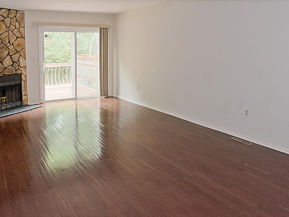 Living room sliding to Deck