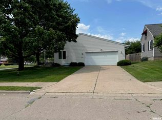 1620 41st St, Moline, IL 61265