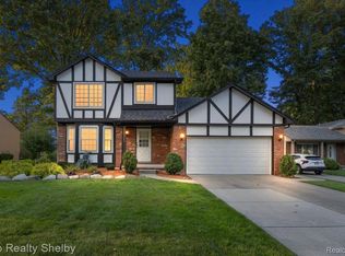 27135 Galassi Dr, Chesterfield, MI 48051