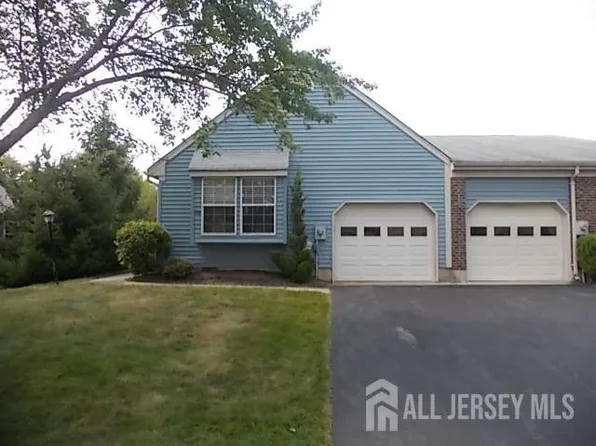 29 Hillsborough Dr #B, Monroe Township, NJ 08831