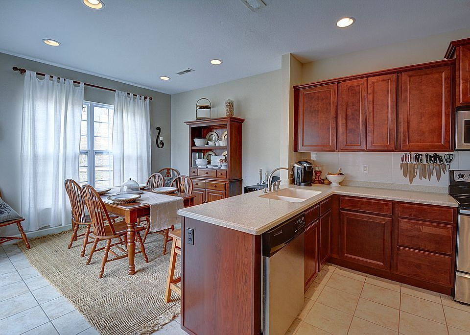 2nd image of 3331 Maple Springs Ln