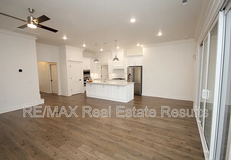 1900 W Saddlebrook Ln — Photo 8