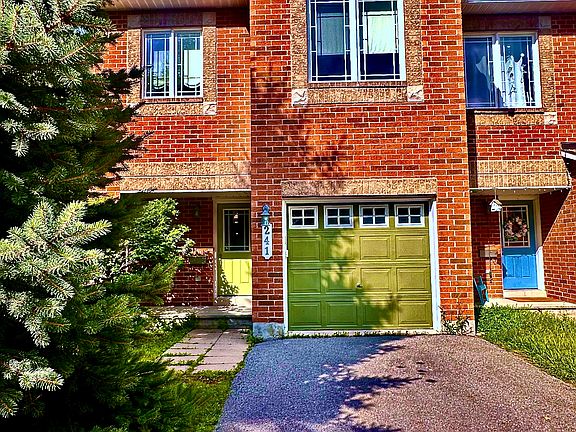 2nd image of 241 Hunterbrook St N