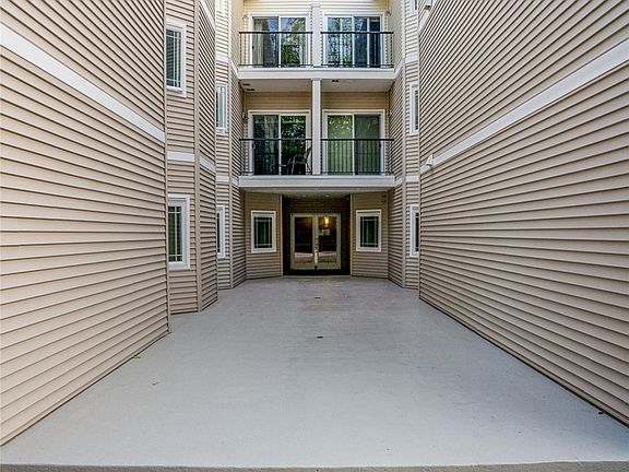 3rd image of 15000 Juanita Drive NE #307
