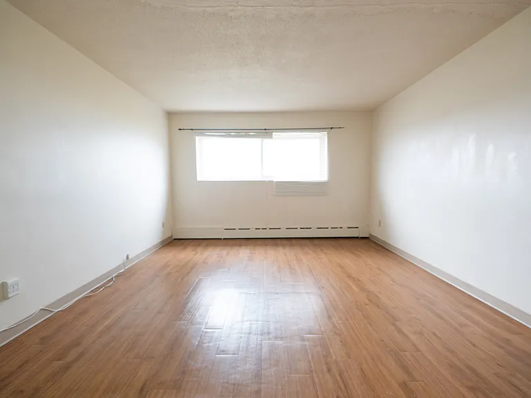 1139 Grant Ave #15 — Photo 8