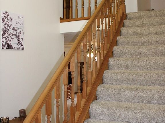 3rd image of 304 Winesap Dr