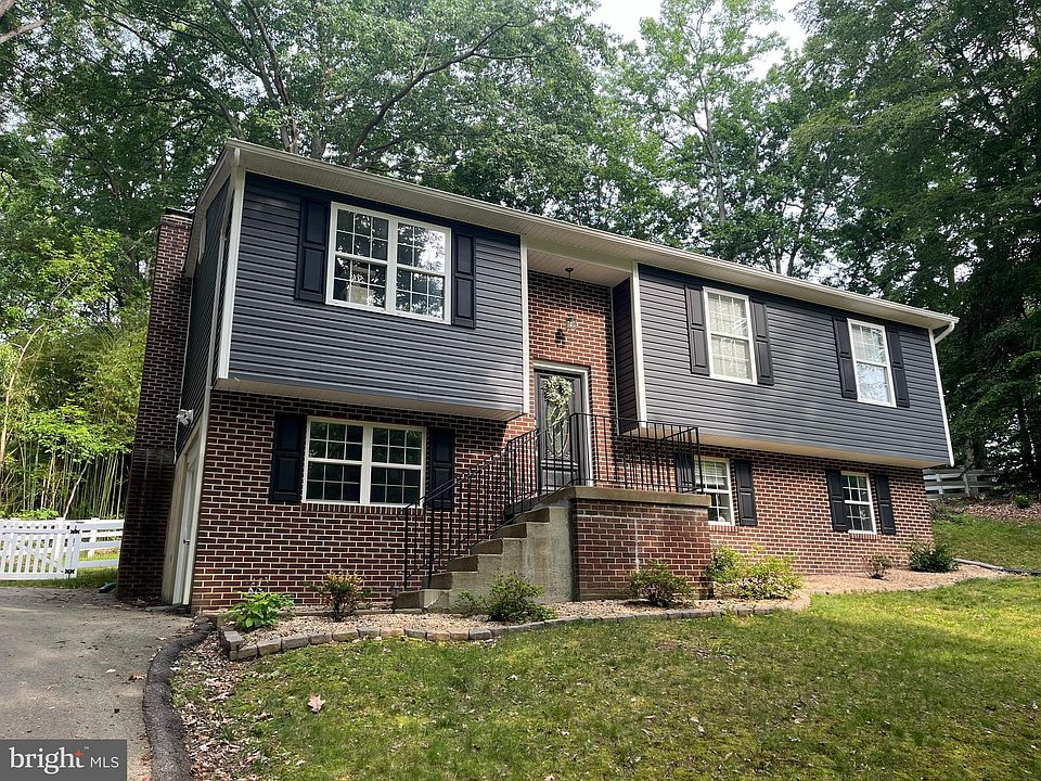 1st image of 35904 Army Navy Dr