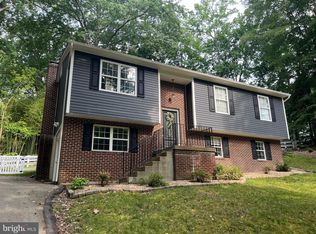 35904 Army Navy Dr, Mechanicsville, MD 20659