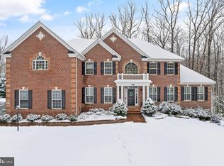 8817 Lake Hill Dr, Lorton, VA 22079