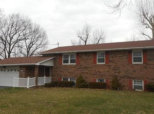 608 E Airwood Dr, East Alton, IL