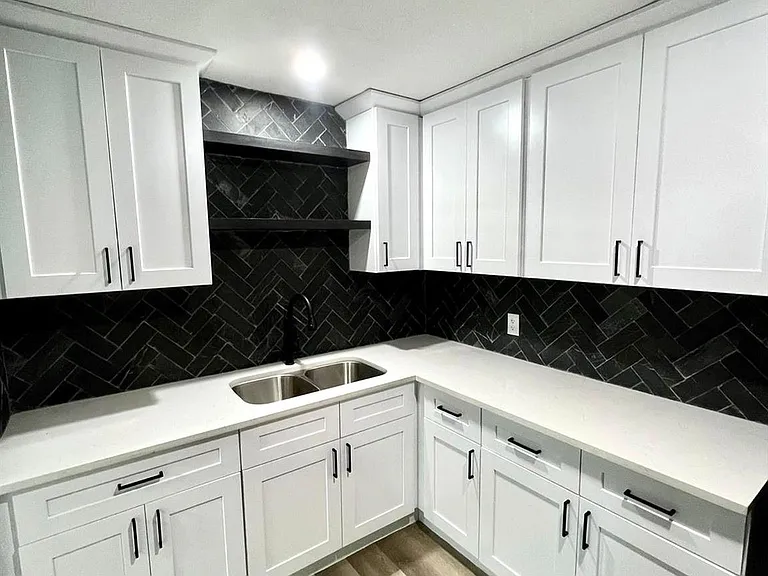 2107 Garvey Dr — Photo 9
