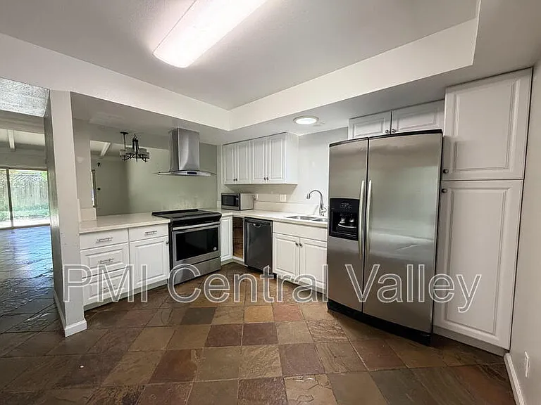 3440 W Benjamin Holt Dr — Photo 8