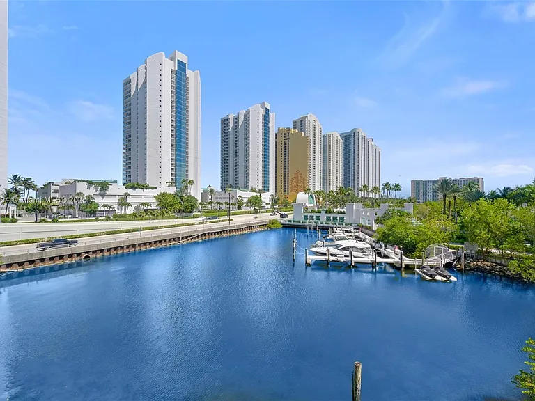 150 Sunny Isles Blvd #Townhouse 301 — Photo 25