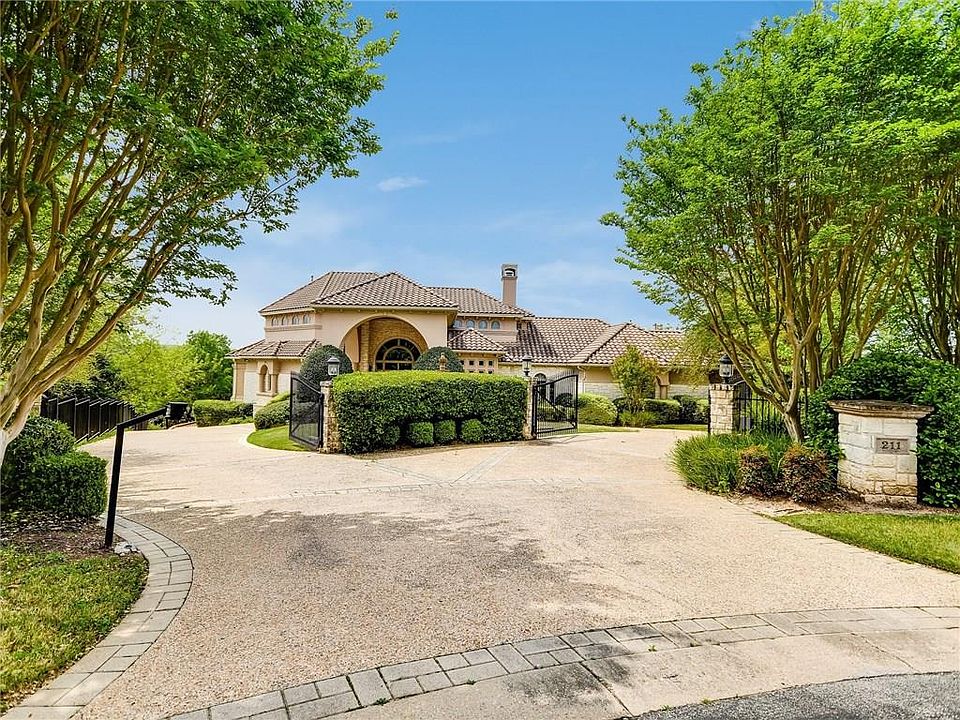 1st image of 211 Bella Cima Dr