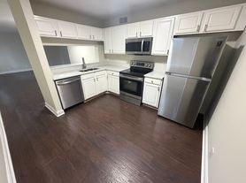 Sunset Square Apartments, 3x2 middle