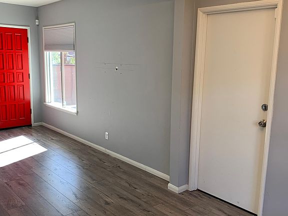 4th image of 22103 Runnymede St
