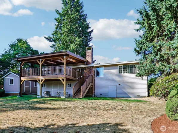 8621 Vistarama Avenue, Everett, WA 98208