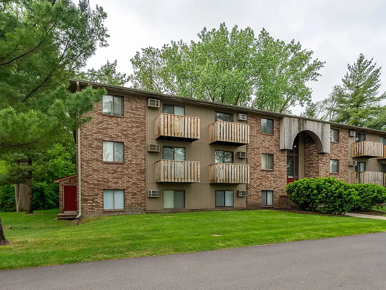 Oak Valley Apartments — Photo 20
