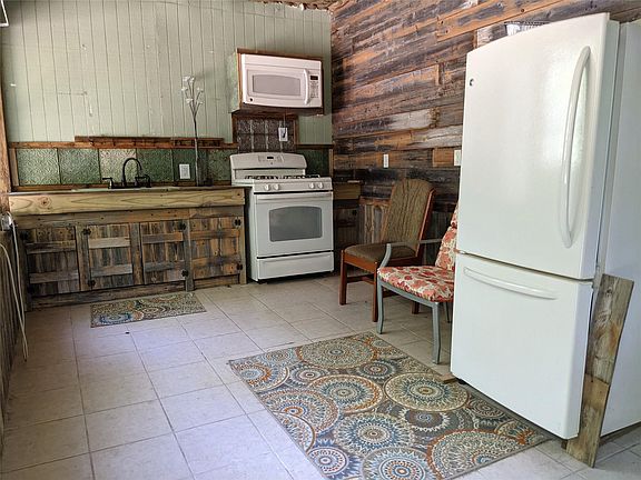 2nd image of 619 Brackenridge