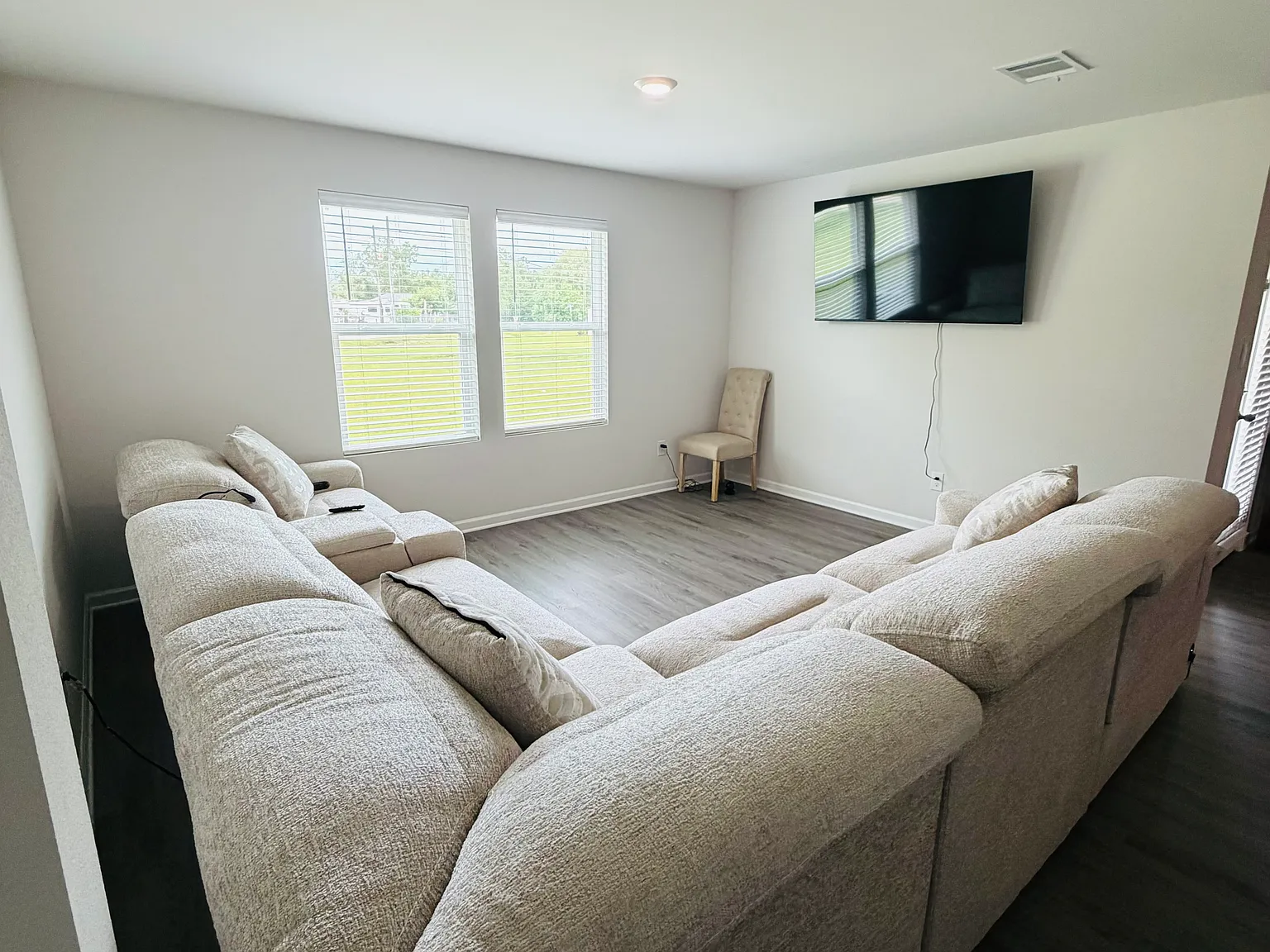 4 bed, 1819 sqft, $1,000 — Photo 3
